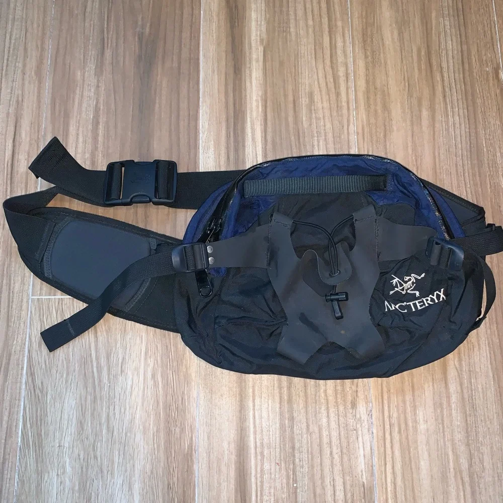 Arc'teryx Q5 Lumbar Pack Bag Blue Black - Picture 1 of 3